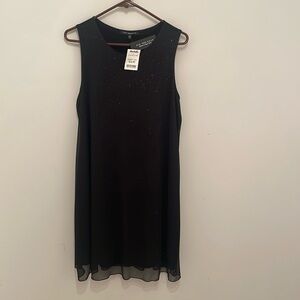 Black sleeveless dress